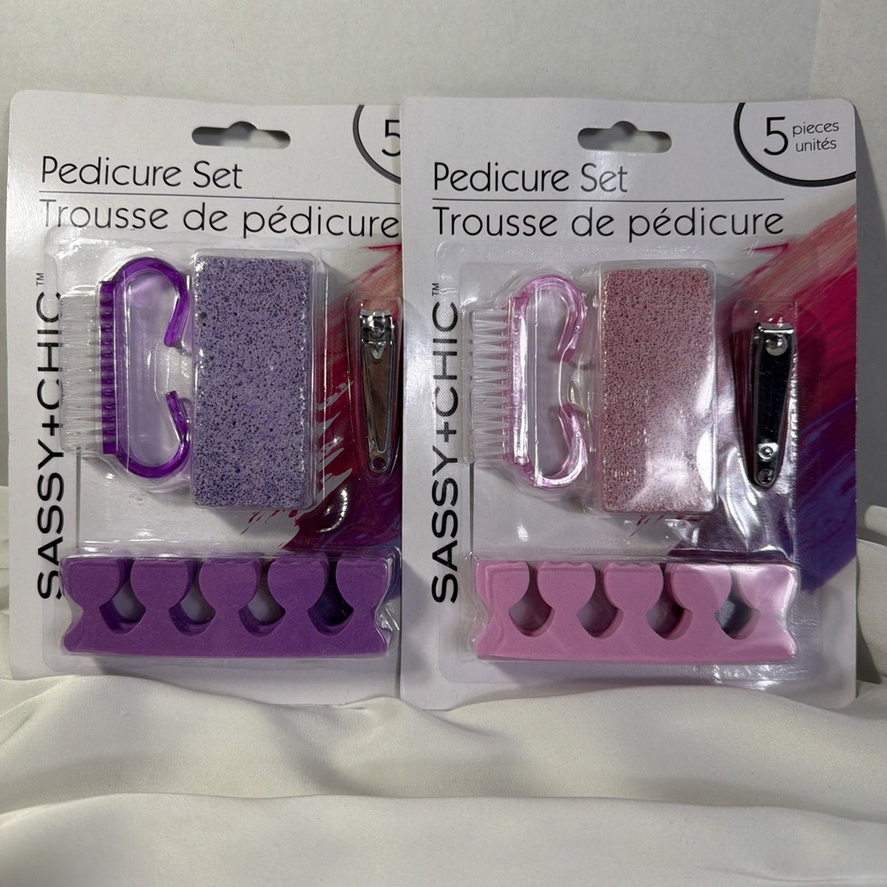 Sassy + Chic Pedicure Set 5 Pieces‎ Purple - Nail Clipper, Brush, Stone & 2 Pack